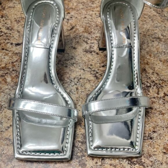 Good American Silver Block Heel Square Toe Sandals in Silver 7.5 - Picture 9 of 11